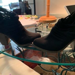 Ankle bootie
